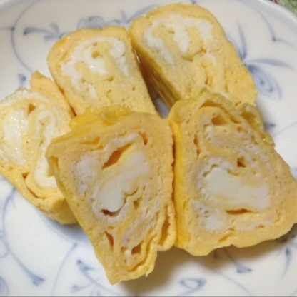 関西人ですが我が家も卵焼きは甘いのが大好きです。なるほど醤油をつけて食べると更に甘さが引き立ちますね〜♪とっても美味しかったです♡レシピ感謝♡
